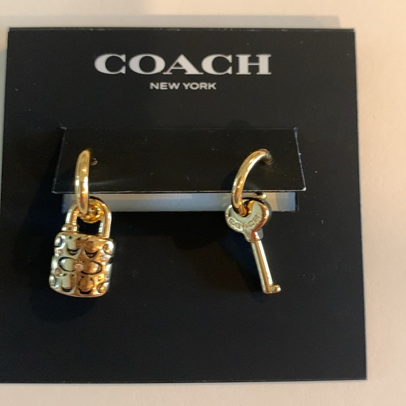 NWT Coach of NY Lock and Key Earrings - Picture 8 of 8